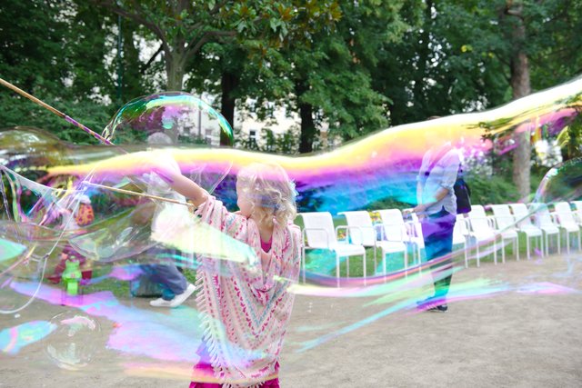 Beim dotdotdot4plus stehen nicht nur spannende Kurzfilme am Programm, sondern gibt es auch viele Mitmach-Workshops für die Kleinen. Der Sommer kann kommen! | Foto: Bogner