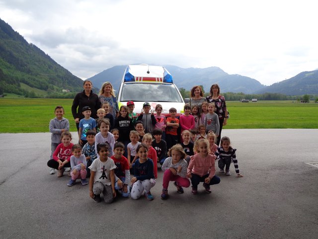 Die Kinder des Städtischen Kindergarten Liezen zu Besuch beim Roten Kreuz.