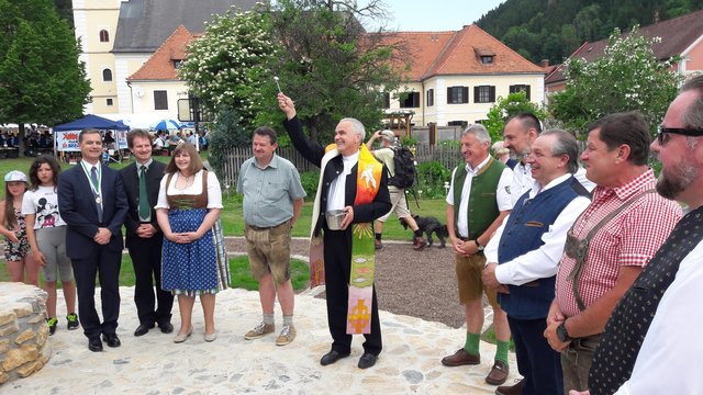 Am Pfarrfest wurde auch die Wohlfühloase gesegnet und eröffnet.  | Foto: Gemeinde Passail