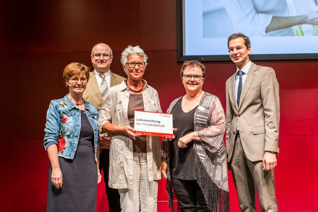 Die Verantwortlichen des Rehabilitationszentrum Bad Aussee freuen sich über die verdiente Auszeichnung.
