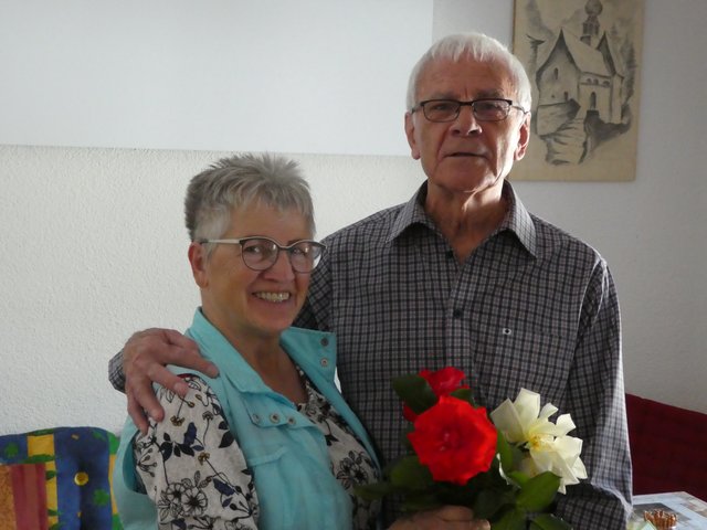 Jubilar Bruno Hainz mit der Gratulantin Paula Cusch.