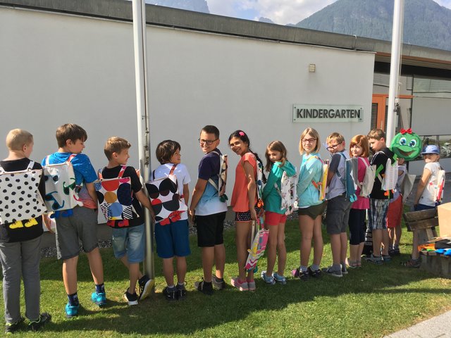 Die Volksschüler brachten die "Leselotte" in den Kindergarten. | Foto: VS Debant