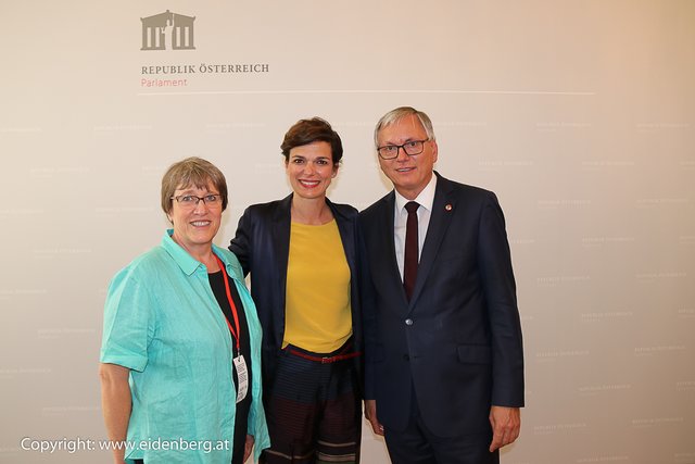 vlnr.: Gemeindevorstand Lydia Schmidinger, NR Pamela Rendi-Wagner, NR Alois Stöger