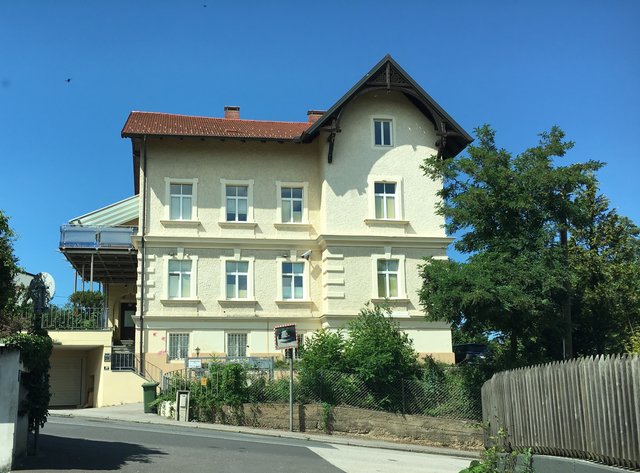 Nachdem sie aus der Villa Hagen geflogen sind, sucht die Identitäre Bewegung einen neuen Treffpunkt in Linz. | Foto: BRS/Archiv