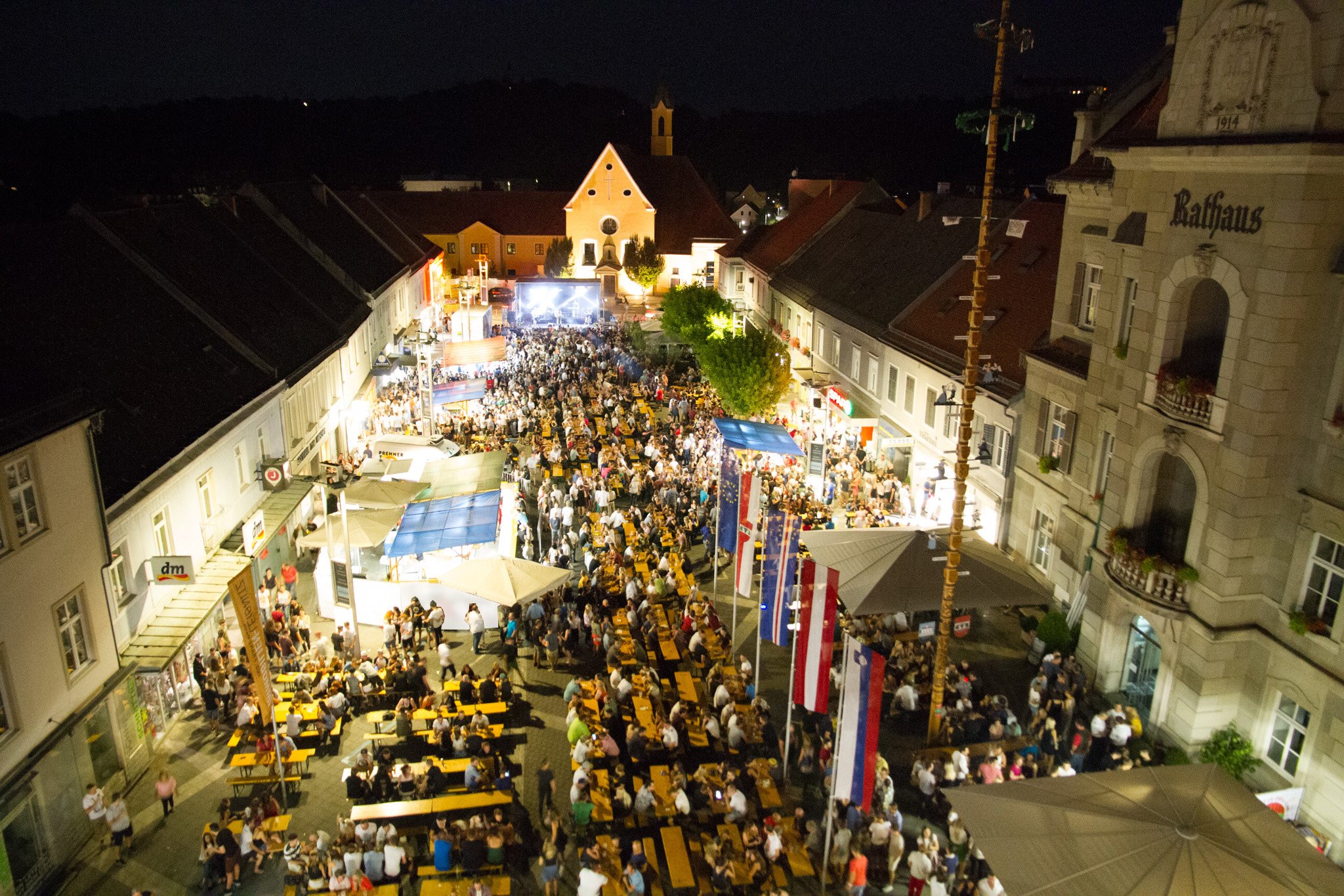 Im Bezirk Leibnitz gaben 2813 Personen ihre Stimme ab. Wahlurne, wobei in der Bezirksstadt Deutschlandsberg steiermarkweit am meisten Stimmen Single-Landwirt Herbert ist auf der Suche nach der Frau frs Leben. Vorwahltag Gemeinderatswahl 2020: 2813 Personen whlten