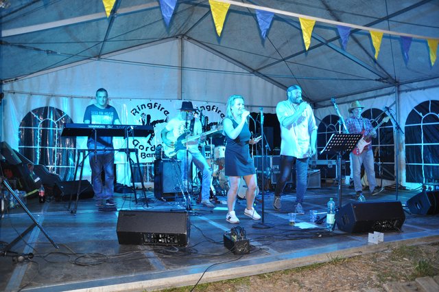 Ringfire Gordon Band sorgtebfür gute Stimmung. | Foto: Christopher Polesnig