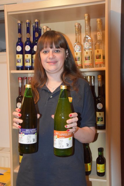 Zu Hause hat Familie einen kleinen Verkaufsraum eingerichtet.