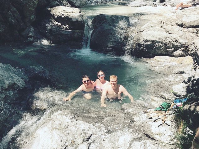 Das Vomperloch ist ein Geheimtipp für heiße Sommertage: Schwimmen in den Naturbecken ist ein Erlebnis der Sonderklasse | Foto: Thomas Gurgiser/Archiv meinbezirk