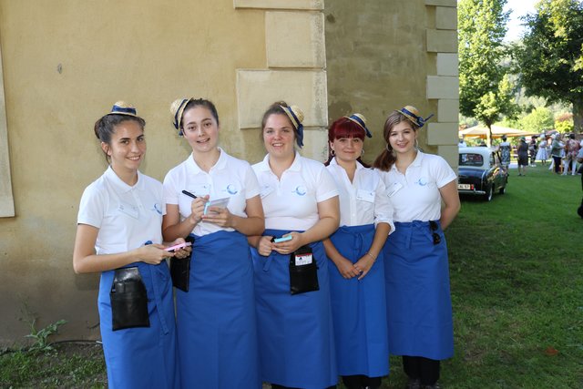 Auch die Gastronomie-Brigade konnte nicht ohne Hut auskommen. | Foto: Lederer