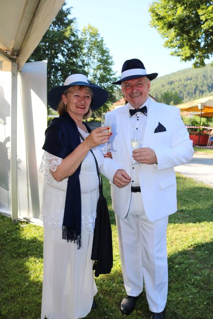 Gut behütet zum edlen Fest. | Foto: Lederer