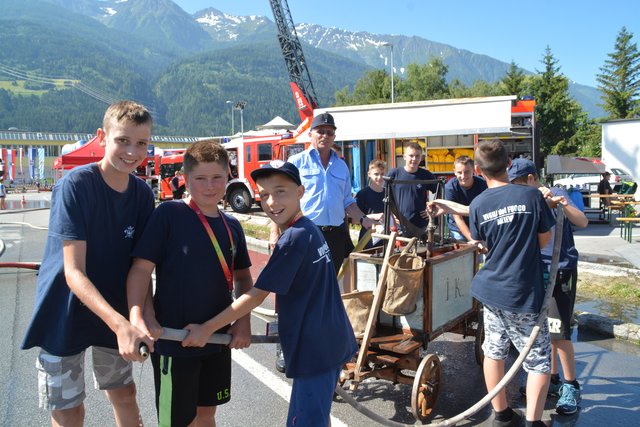 Junge Florianis aus dem gesamten Alpenraum trafen sich in Telfs und erlebten Spaß, Spiel und Action.