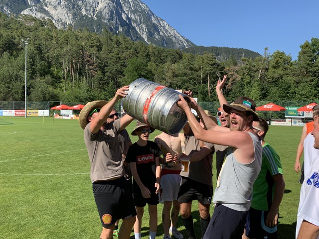 Großer Siegesjubel beim Team Galtmahd/Wilde, die das Fasnachtsturnier für sich entschieden | Foto: SV Telfs