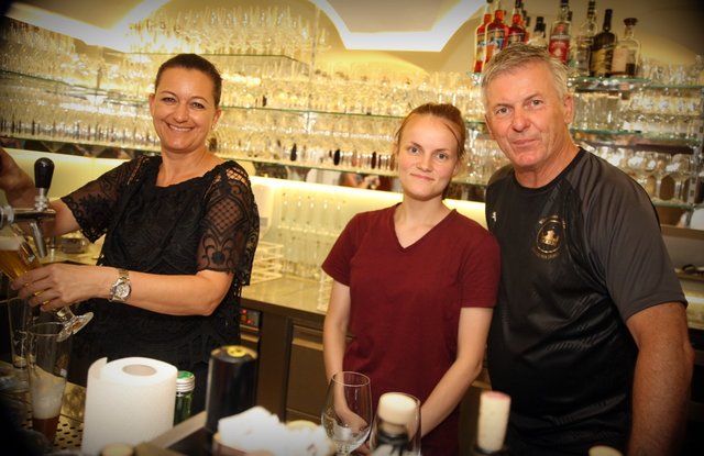 Das Team der Osteria Da Luigi servierte im Freien am Südtiroler Platz und in der gemütlichen Gaststube.
