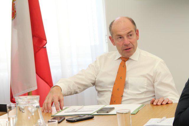 Agrarlandesrat Max Hiegelsberger (ÖVP) im BezirksRundschau-Sommergespräch: "Glyphosat steht für mich für Pflanzenschutz."