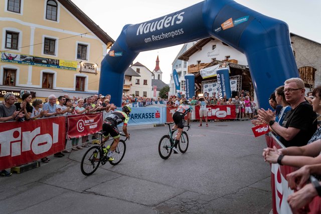 Das Publikum war begeistert von den Events, die sportliche und emotionale Höhepunkte vereinten. Beim Nightrace herrschte Megastimmung. | Foto: TVB Tiroler Oberland