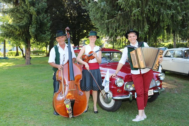 Die Irrwurzla spielten zum Beginn des Hutfests auf. | Foto: Lederer