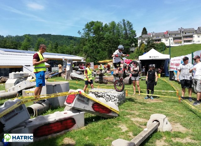 12 Fahrer des „Ananas Boys Trial Radlfoan“ aus Hartberg waren in Gmunden beim Trial Bike Cup mit am Start. | Foto: Ananas Boys