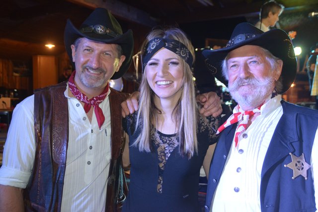 Sascha und Fritz Wurglits hatten erstmals Melissa Naschenweng im Lucky Town zu Gast.