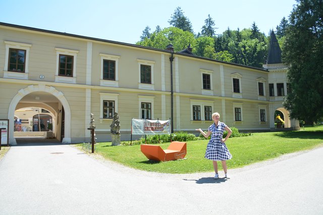 [b]Willkommen im Töpperschloss Neubruck:[/b Die Gastwirtin Ursula Zechner bringt frischen Wind in die altehrwürdigen Gemäuer. | Foto: Roland Mayr