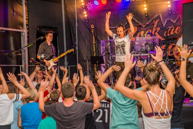 Bereits im vergangenen Jahr bereiteten die Schwoazstoaner dem Generationenfest einen würdigen Abschluss.  | Foto: Gemeinde Aigen