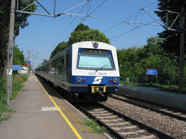Symbolfoto: Mit einer Schnellbahn wie dieser passierte der Zusammenprall mit einer Doppelstock-Garnitur.