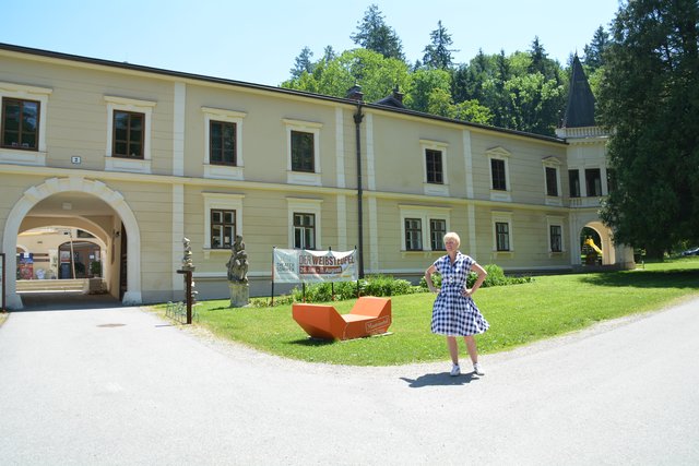 [b]Willkommen im Töpperschloss Neubruck:[/b Die Gastwirtin Ursula Zechner bringt frischen Wind in die altehrwürdigen Gemäuer. | Foto: Roland Mayr