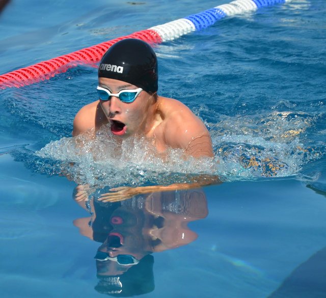 Maximilian Hofmann beim Schwimmbewerb in Braunau.  | Foto: SCVB