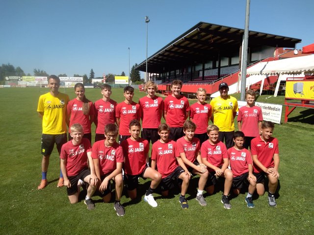 Das erfolgreiche Team vom LAZ Stainach mit den Coaches.