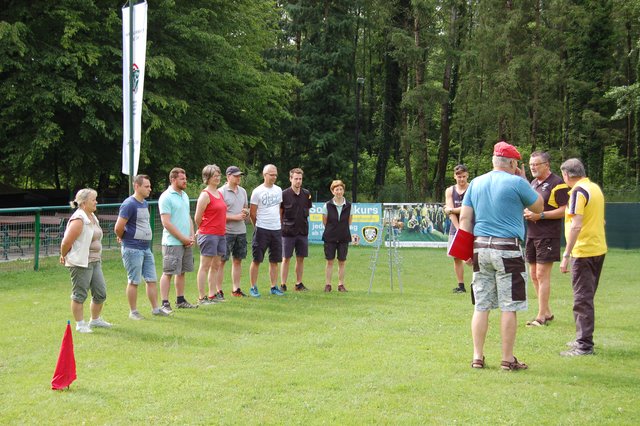 Die Abschlussprüfung galt es in der Hundeschule Schwanberg-Hollenegg zu meistern.  | Foto: Zeidler