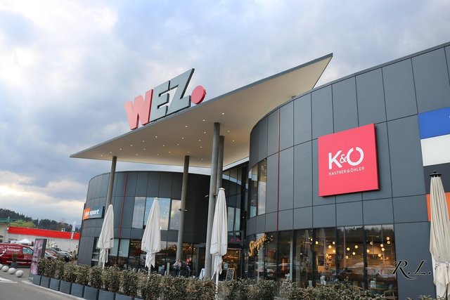 Neue Öffnungszeiten im WEZ Bärnbach ab 1. August. Die Shops öffnen unter der Woche schon ab 8.30 Uhr.