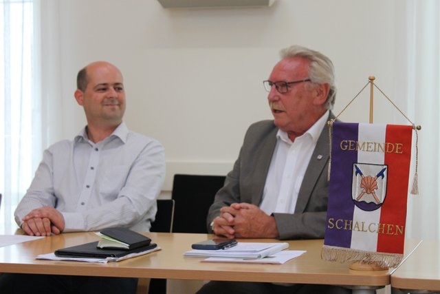 Für seinen Schützling Andreas Stuhlberger (l.) rechnet sich Stefan Fuchs bei der Bürgermeisterwahl große Chancen aus.