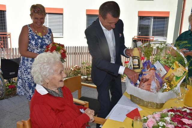 Auch ein Geschenkskorb gehörte dazu.
