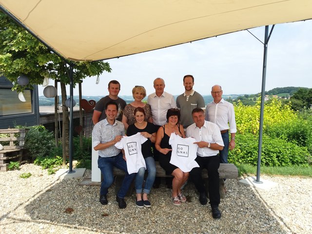 GoGnas! Philip Trummer, Gabriele Stangl, Helmut Fotografie, Stefan und Ewald Goldmann (hinten, v.l.n.r.), Georg Kaufmann, Katharina und Roswitha Haas und Gerhard Meixner (vorne, v.l.n.r.)