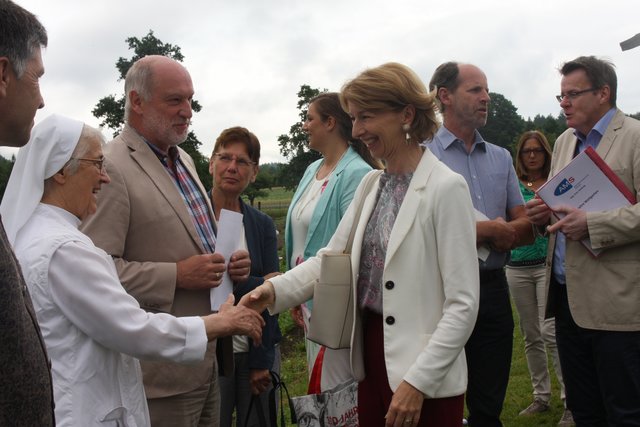 Gaby Schaunig im Gespräch mit Schwester Marcella  | Foto: Katholische Aktion