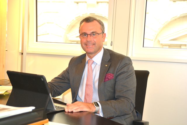 Norbert Hofer erhöhte die Gagen der Aufsichtsräte der ÖBB-Holding um 55 Prozent. | Foto: Christian Uchann