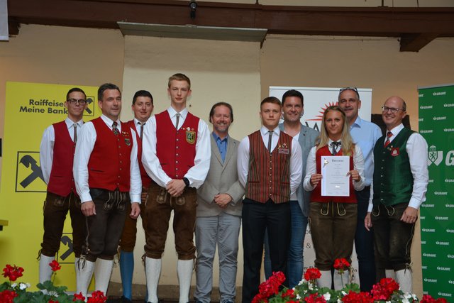 Die höchste Kür stellt das goldene Leistungsabzeichen dar. Vier Musiker aus dem Blasmusikbezirk Fürstenfeld durften dieses im Schloss Burgau entgegen nehmen.