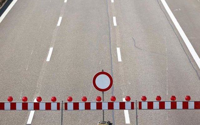 Sperre der Autobahn in Italien in der Nacht zum Sonntag. | Foto: ÖAMTC