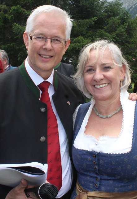 Moderator Werner Mayr mit Gattin Christine | Foto: Suitner