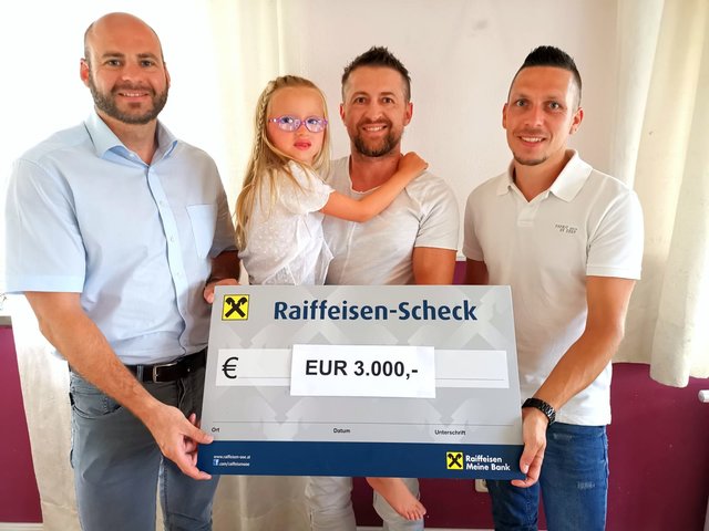 Christoph Aichinger (Präsident Human Benefiz), Stephan Österbauer mit Paulina, und Bernhard Salhofer (Vize-Präsident Human Benefiz). | Foto: privat