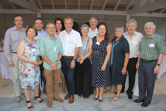 Bürgermeister Andreas Ramharter mit der internationalen Jury.