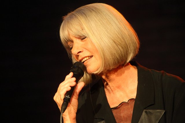 Erika Pluhar präsentiert Lesung mit Musik. | Foto: Erika Pluhar und Adi Hirschal