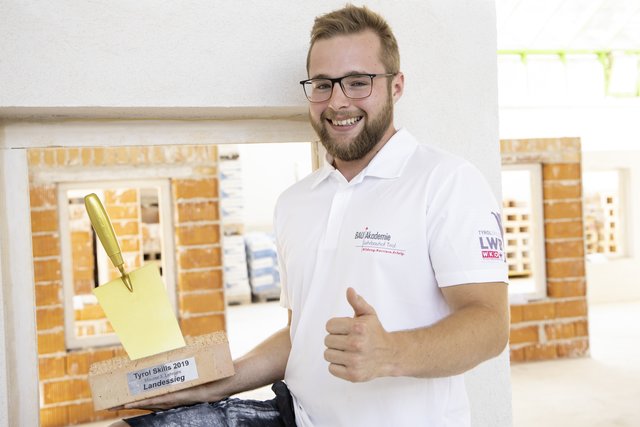 Marco Fraunberger ("Ing. Hans Bodner BaugmbH & Co KG" in Kufstein) holte sich den Landessieg beim diesjährigen TyrolSkills-Landeslehrlingswettbewerb der Maurer.