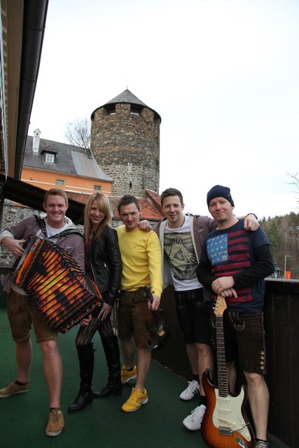 Von der Burg Deutschlandsberg auf die Open-Air-Bühne nach Bad Kleinkirchheim: die Aufgeiger bei "Wenn die Musi spielt" | Foto: Privat