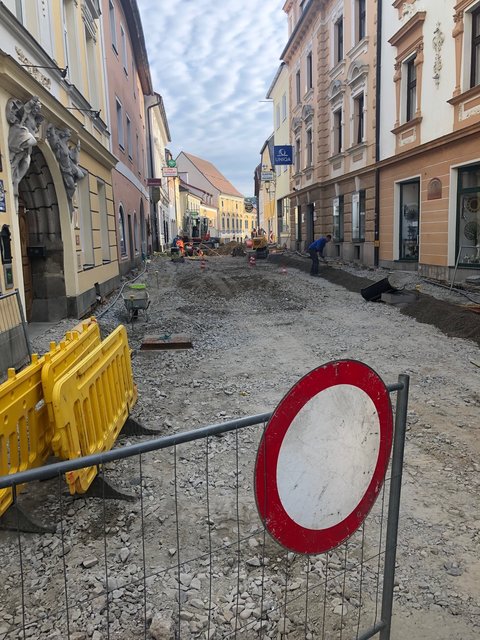Die Arbeiten in der Salzgasse laufen auf Hochtouren. | Foto: BRS/Roland Wolf