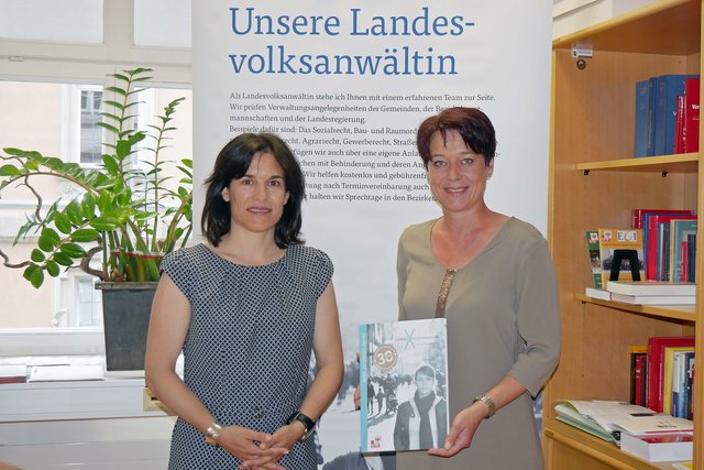 LTPin Ledl-Rossmann und LVAin Berger (li.) präsentierten den Jahresbericht 2018.
 | Foto: © Landtagsdirektion/Oswald