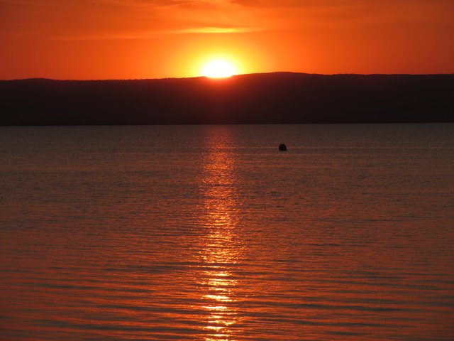 04.07.2019 knapp nach Sonnenuntergang wird die schmale Mondsichel sichtbar