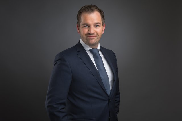 Michael Klement, CEO INVESTER freut sich über den Deal in Parndorf.