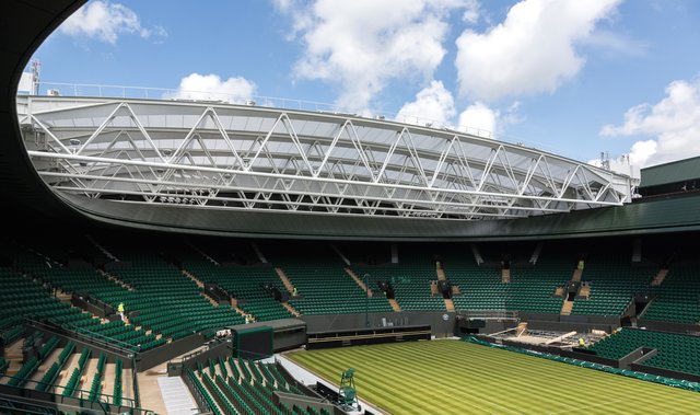 Seele verpasste dem No. 1 Court im Tennisstadion von Wimbledon ein verfahrbares Dach und moderne Fassaden. | Foto: Seele