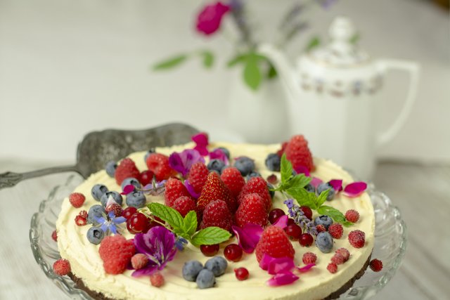 Rezepttipp: Eine sommerliche Beeren-Torte aus dem Kühlschrank. | Foto: Tobias Schneider-Lenz/LK OÖ