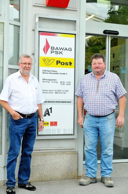 Die SPÖ-Mandatare Karl Wallner (l.) und Wolfgang Reiterer schlagen vor, dass die Gemeinde selbst als Postpartner auftreten soll und zwei im Nahversorger Gainfarn angelernte Kräfte beschäftigen soll. Hilfreich dafür wäre die Wiedereinführung der Beschäftigungsaktion 20.000 für ältere Arbeitssuchende | Foto: Foto: SPÖ